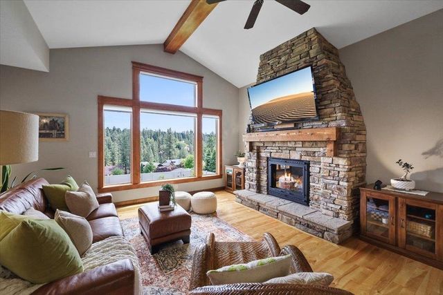 1706 N Rim View Ct, Spokane, WA 99224
