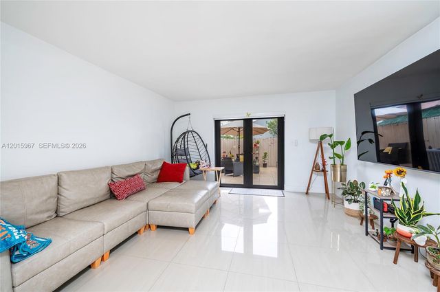 8010 SW 152nd Ave 211, Miami, FL 33193