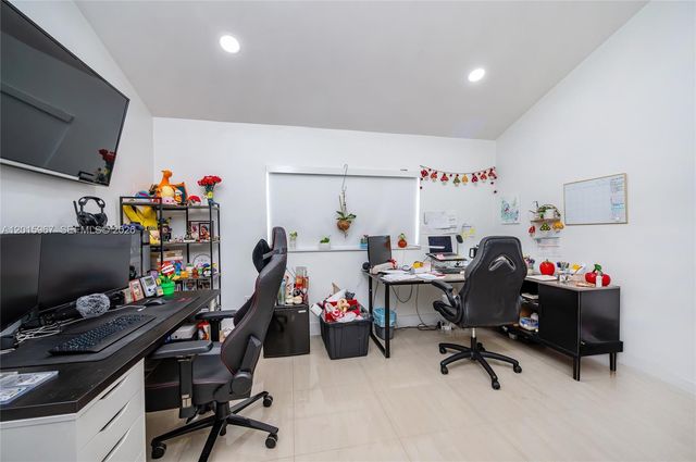 8010 SW 152nd Ave 211, Miami, FL 33193