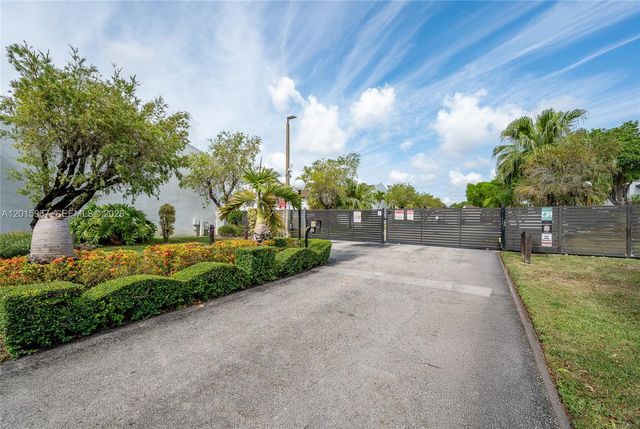 8010 SW 152nd Ave 211, Miami, FL 33193