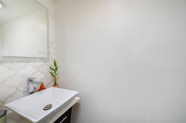 8010 SW 152nd Ave 211, Miami, FL 33193