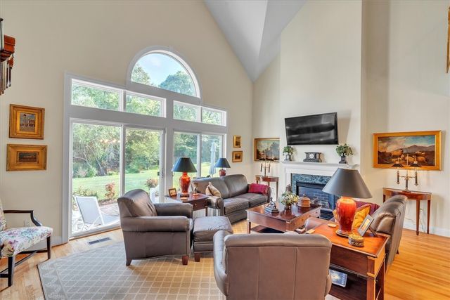 48 Overlook Drive, North Kingstown, RI 02852
