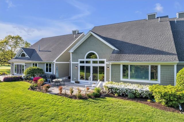 48 Overlook Drive, North Kingstown, RI 02852