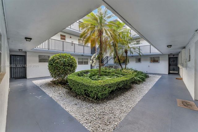 1800 SW 25th St 2305, Miami, FL 33133