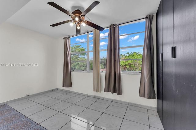 1800 SW 25th St 2305, Miami, FL 33133