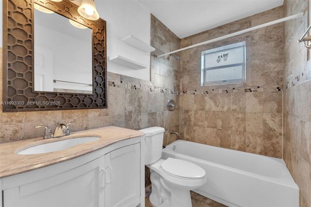 1800 SW 25th St 2305, Miami, FL 33133