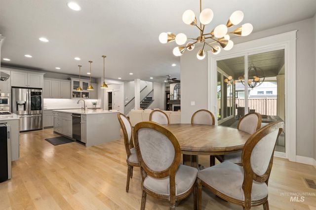 3401 W Wolf Rapids Dr, Meridian, ID 83646