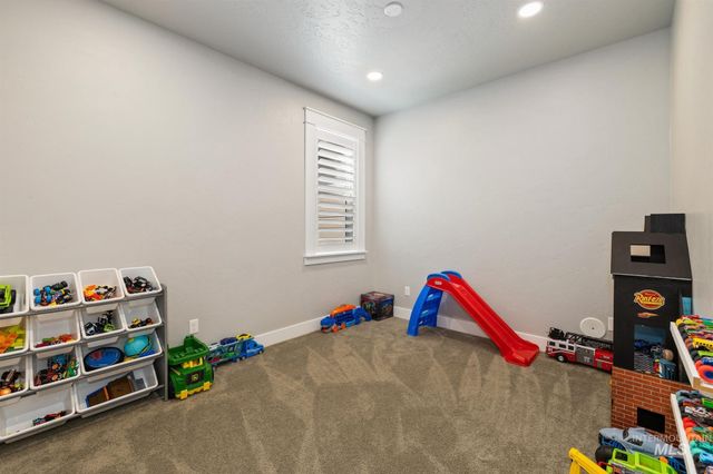 3401 W Wolf Rapids Dr, Meridian, ID 83646