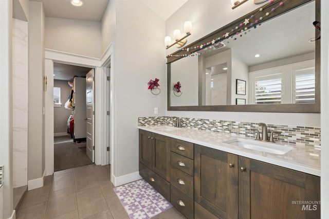 3401 W Wolf Rapids Dr, Meridian, ID 83646