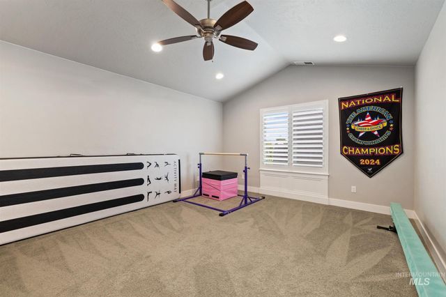3401 W Wolf Rapids Dr, Meridian, ID 83646