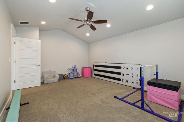 3401 W Wolf Rapids Dr, Meridian, ID 83646