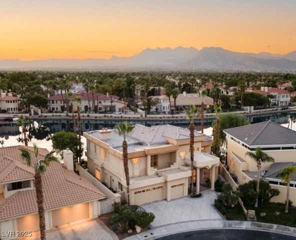 2705 Crystal Beach Drive, Las Vegas, NV 89128