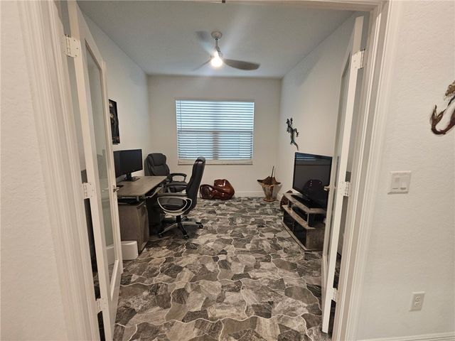 1637 Willows Square, Vero Beach, FL 32966