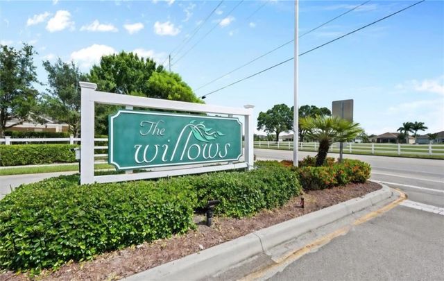 1637 Willows Square, Vero Beach, FL 32966