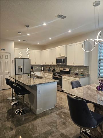 1637 Willows Square, Vero Beach, FL 32966