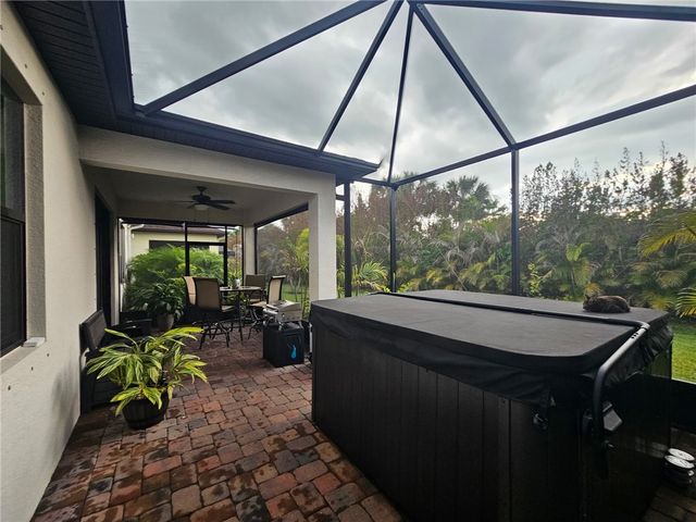 1637 Willows Square, Vero Beach, FL 32966