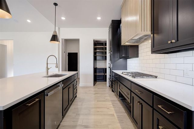 5709 Tiger Stone Drive, Mustang, OK 73064