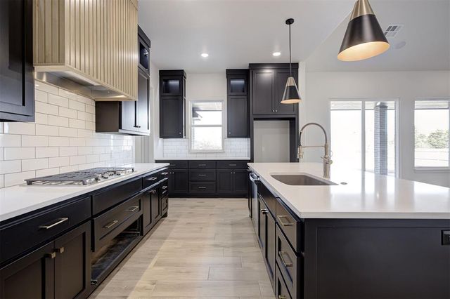 5709 Tiger Stone Drive, Mustang, OK 73064