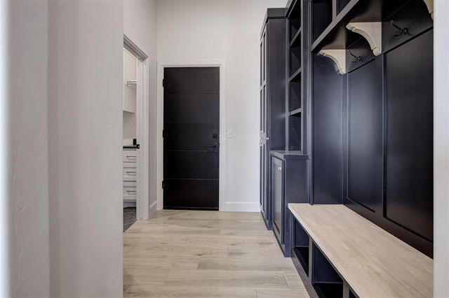 5709 Tiger Stone Drive, Mustang, OK 73064