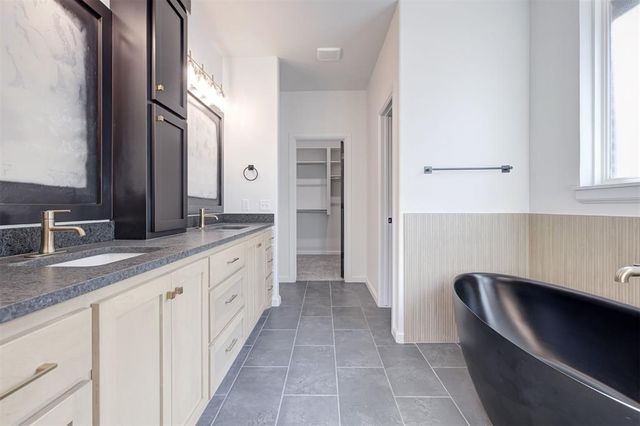 5709 Tiger Stone Drive, Mustang, OK 73064