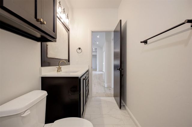 5709 Tiger Stone Drive, Mustang, OK 73064