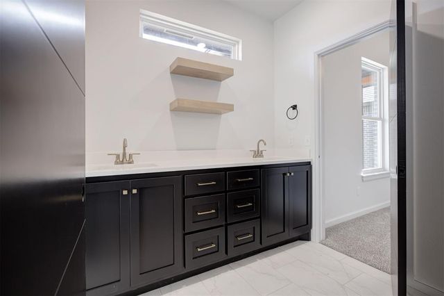 5709 Tiger Stone Drive, Mustang, OK 73064