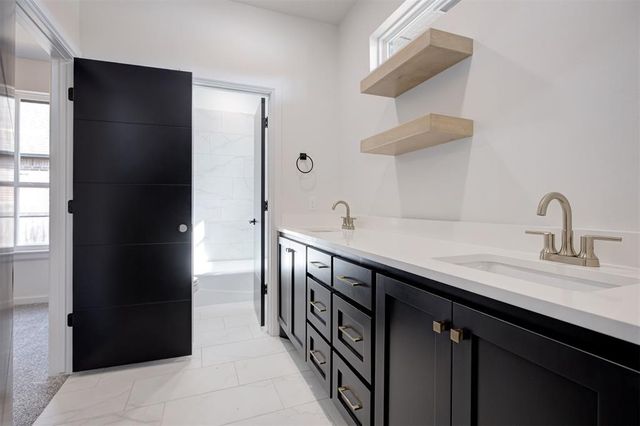 5709 Tiger Stone Drive, Mustang, OK 73064