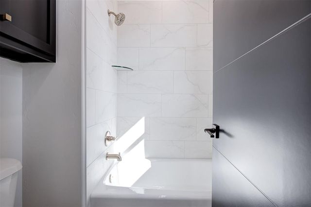 5709 Tiger Stone Drive, Mustang, OK 73064