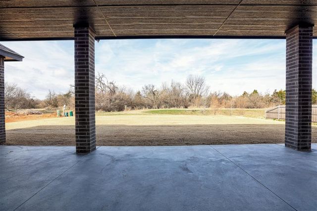 5709 Tiger Stone Drive, Mustang, OK 73064