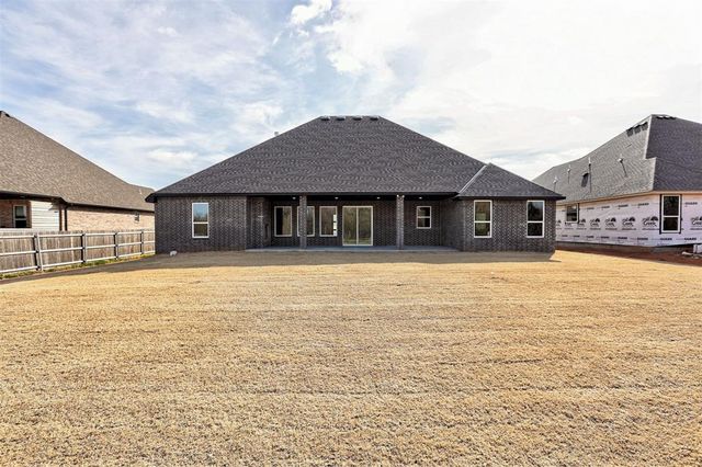 5709 Tiger Stone Drive, Mustang, OK 73064