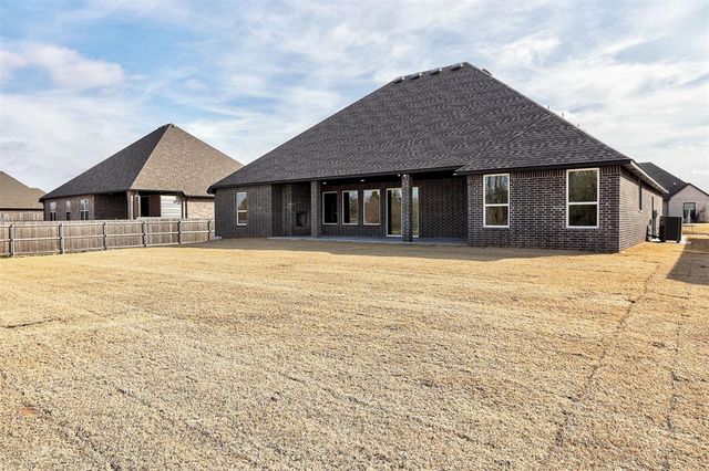 5709 Tiger Stone Drive, Mustang, OK 73064
