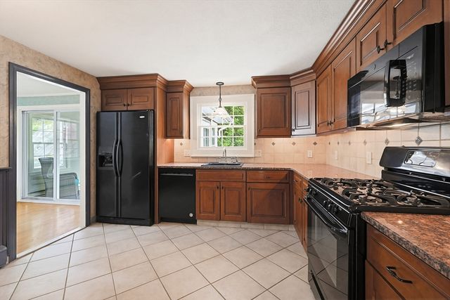 1044 East St, Dedham, MA 02026