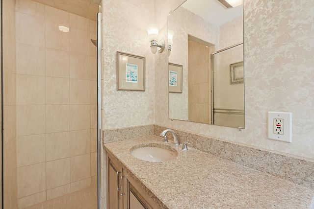 1044 East St, Dedham, MA 02026