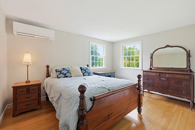 1044 East St, Dedham, MA 02026