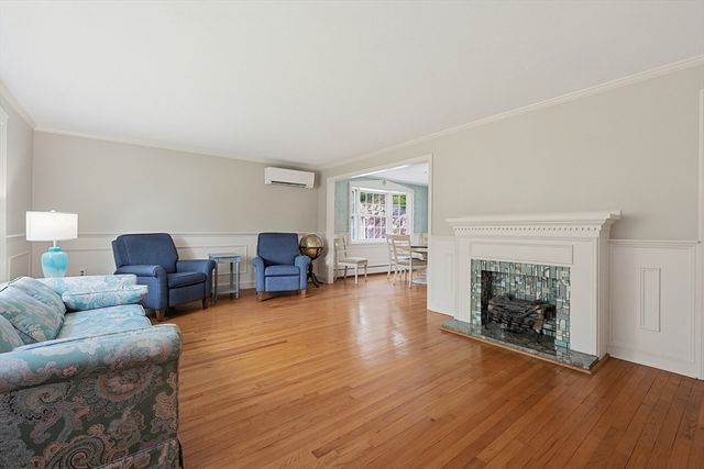 1044 East St, Dedham, MA 02026