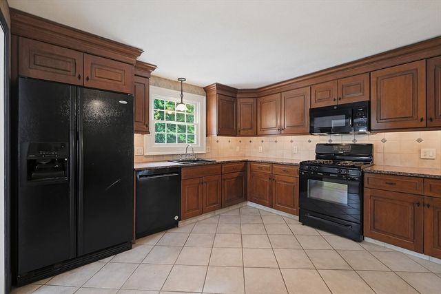 1044 East St, Dedham, MA 02026