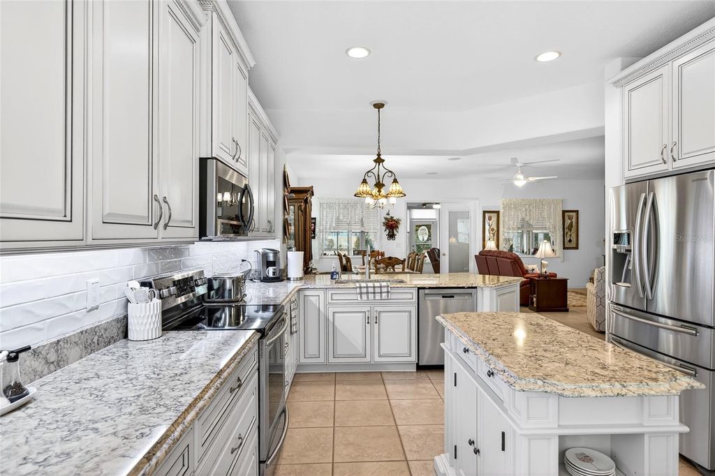 Image 14 of property listing at 9333 SE 124TH PLACE, Summerfield, FL 34491