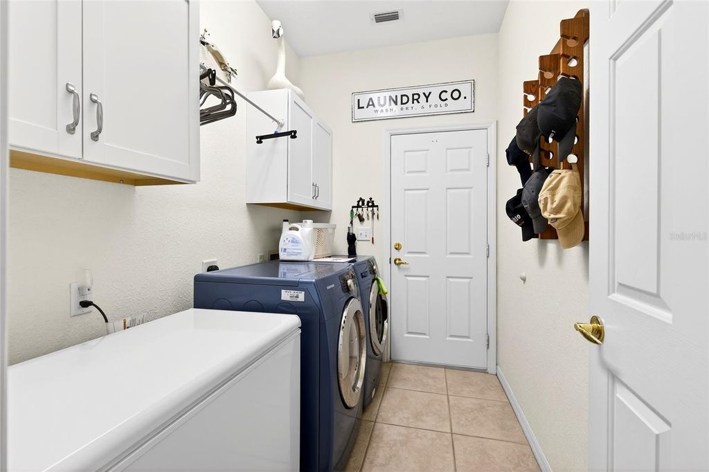 Image 20 of property listing at 9333 SE 124TH PLACE, Summerfield, FL 34491