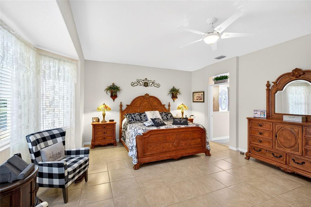 Image 24 of property listing at 9333 SE 124TH PLACE, Summerfield, FL 34491