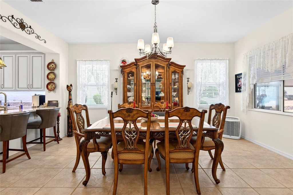 Image 6 of property listing at 9333 SE 124TH PLACE, Summerfield, FL 34491