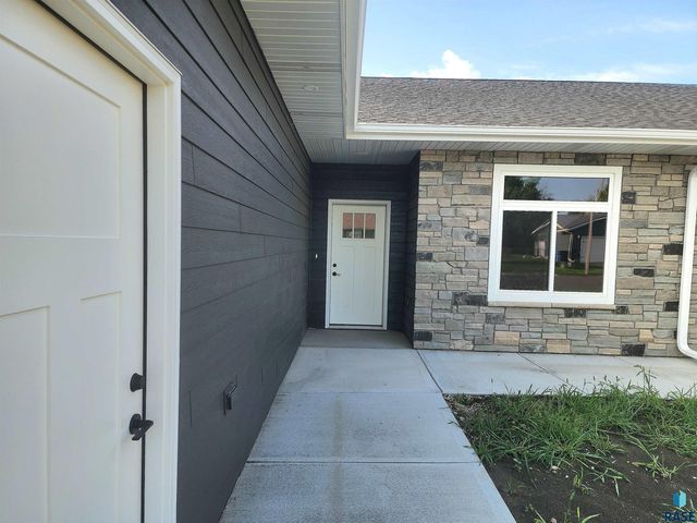 441 E Center Ave Avenue, Salem, SD 57058