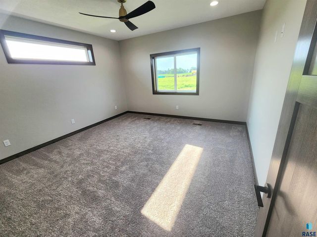 441 E Center Ave Avenue, Salem, SD 57058