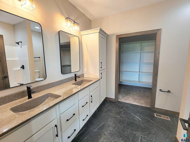 441 E Center Ave Avenue, Salem, SD 57058