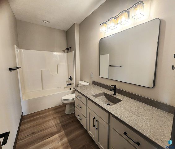 441 E Center Ave Avenue, Salem, SD 57058