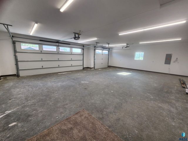 441 E Center Ave Avenue, Salem, SD 57058