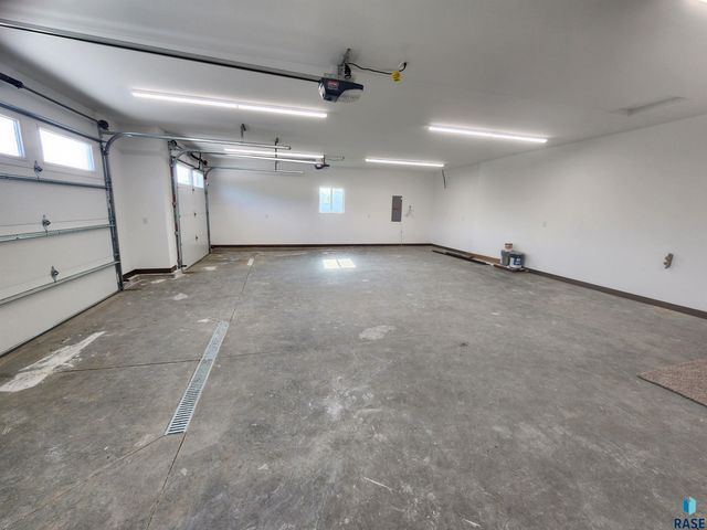 441 E Center Ave Avenue, Salem, SD 57058