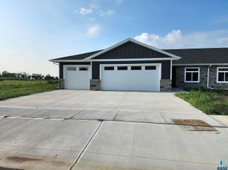 441 E Center Ave Avenue, Salem, SD 57058