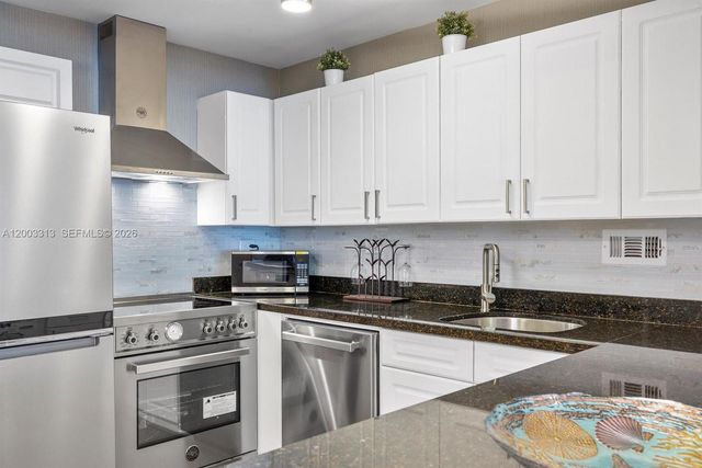 2301 Collins Ave 421, Miami Beach, FL 33139