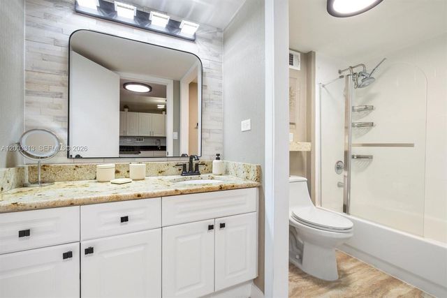 2301 Collins Ave 421, Miami Beach, FL 33139