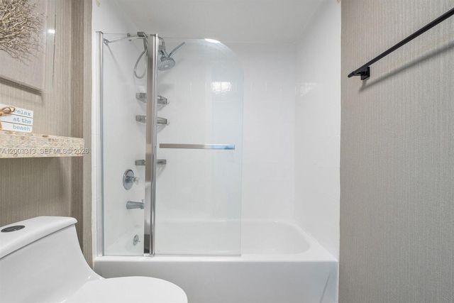 2301 Collins Ave 421, Miami Beach, FL 33139